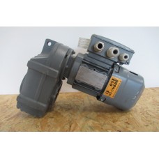 17 RPM 0,37 KW 205 Nm Asmaat 30 mm geremd. Unused.